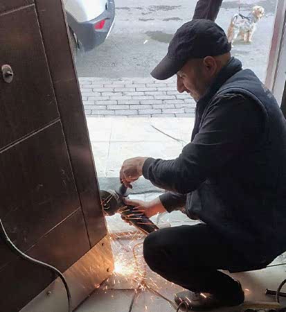 Apartman Kapısı Tamiri